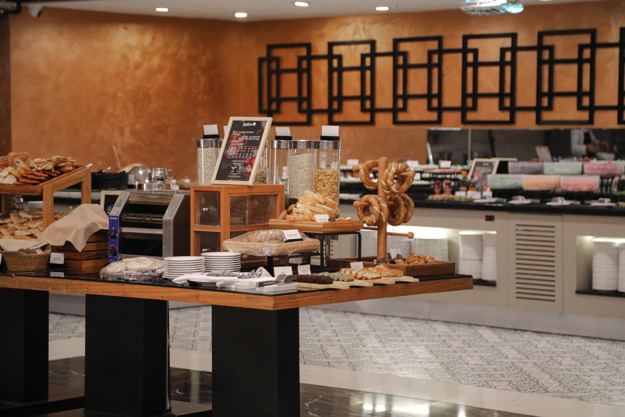 Radisson Blu Hotel, Diyarbakır Buitenkant foto
